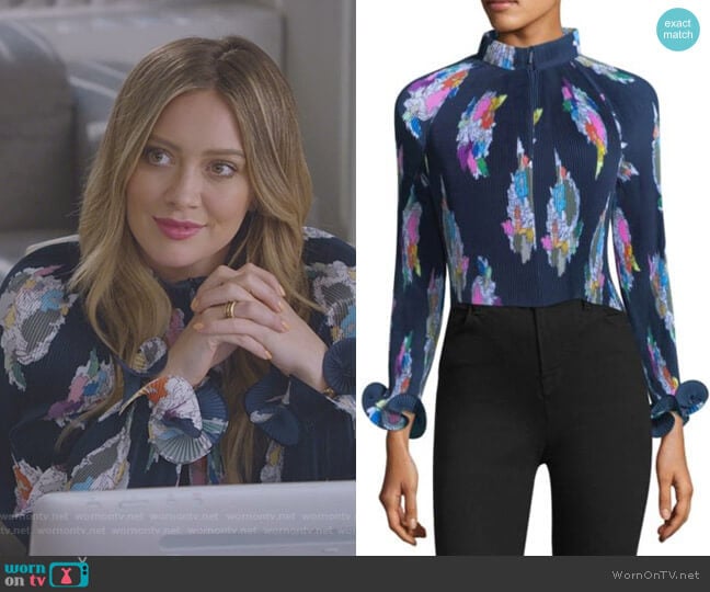  worn by Kelsey Peters (Hilary Duff) on Younger