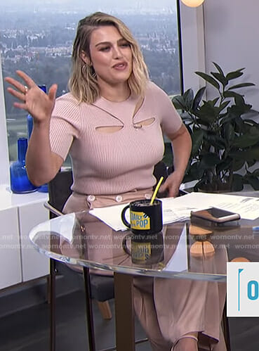 Carissa’s pink cutout ribbed top and wide-leg pants on E! News Daily Pop