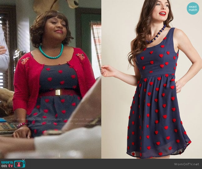 ModCloth A-Line Dress with Pockets and Heart Appliques worn by Anne Flatch (Sherri Shepherd) on Trial and Error