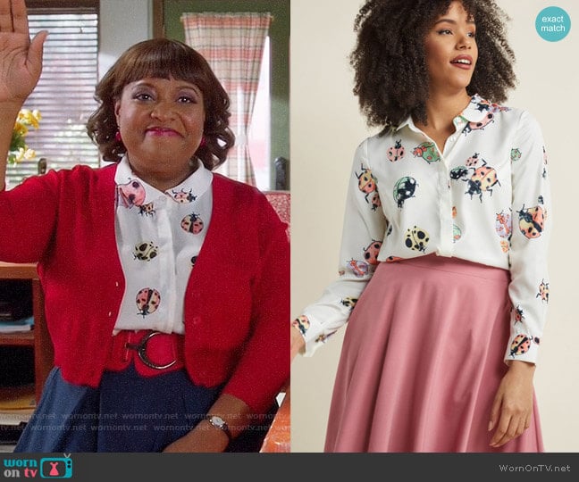 ModCloth Acclaimed Originality Button-Up Top worn by Anne Flatch (Sherri Shepherd) on Trial and Error