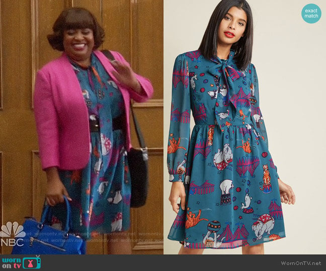 WornOnTV: Anne’s teal circus print dress on Trial and Error | Sherri ...