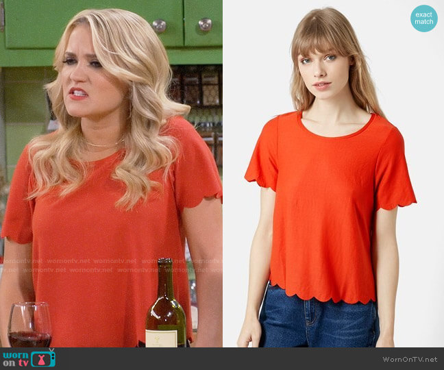 Topshop Scallop Frill Tee worn by Gabi Diamond (Emily Osment) on Young and Hungry