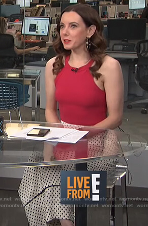 Melanie’s white dotted pants on E! News Daily Pop