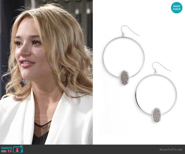 Kendra Scott Elora Hoop Earrings worn by Summer Newman (Hunter King) on The Young and the Restless