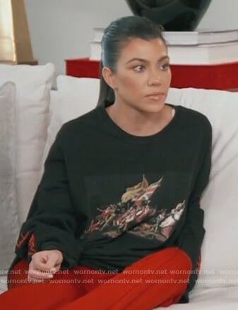 Kourtney’s black graphic print sweatshirt on Keeping Up with the Kardashians