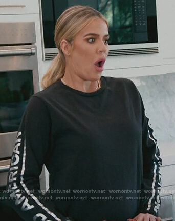 Khloe’s black Good American print tee on Keeping Up with the Kardashians
