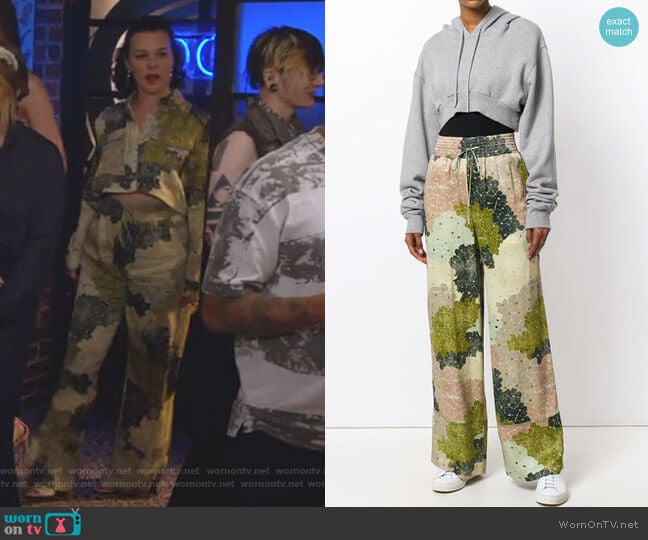 Floral-Print Wide-Leg Trousers by Off White worn by Maggie (Debi Mazar) on Younger