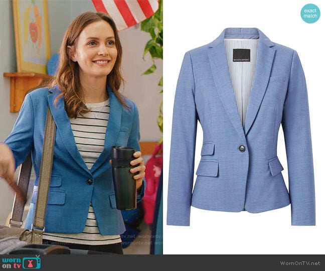 Fitted Crop Lightweight Wool Blazer by Banana Republic worn by Angie (Leighton Meester) on Single Parents