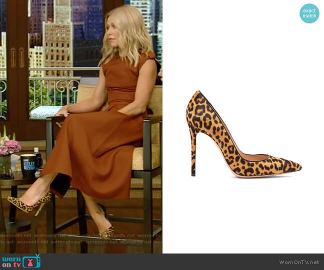 Leopard-Print Pumps by Gianvito Rossi worn by Kelly Ripa  on Live with Kelly & Ryan