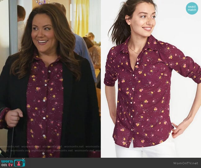 Relaxed Printed Classic Shirt by Old Navy worn by Katie Otto (Katy Mixon) on American Housewife