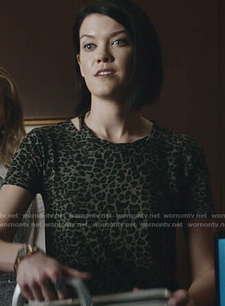 Sage’s green leopard print cutout tee on The Gifted