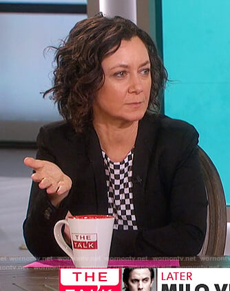 Sara’s checker board print tee on The Talk