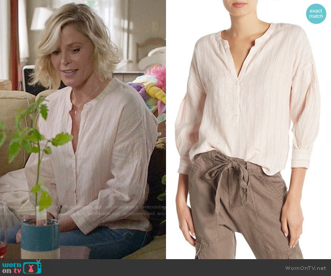 Joie Bekette Top worn by Claire Dunphy (Julie Bowen) on Modern Family