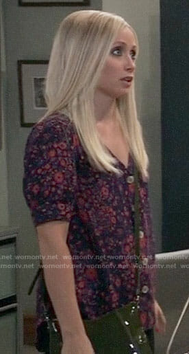 Lulu’s floral button front top on General Hospital