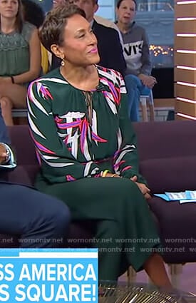 Robin’s green printed blouse and cropped pants on Good Morning America