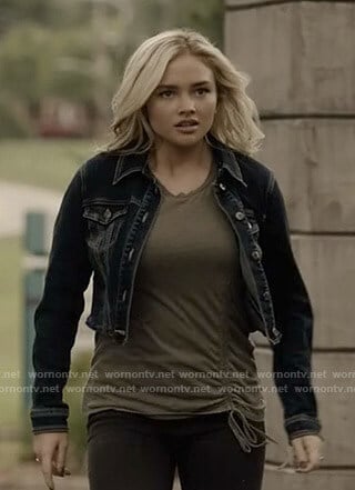 Lauren's khaki ruched tee on The Gifted