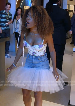 Tiana's floral cropped top and tulle hem denim skirt on Empire