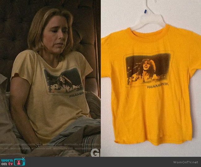 Vintage 1977 Peter Frampton Concert T-Shirt worn by Elizabeth McCord (Téa Leoni) on Madam Secretary