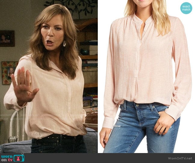 AG Audryn Top worn by Bonnie Plunkett (Allison Janney) on Mom