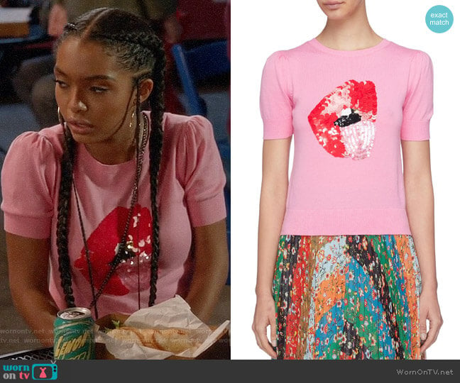 Alice + Olivia x Donald Robertson Brady Sweater worn by Zoey Johnson (Yara Shahidi) on Black-ish