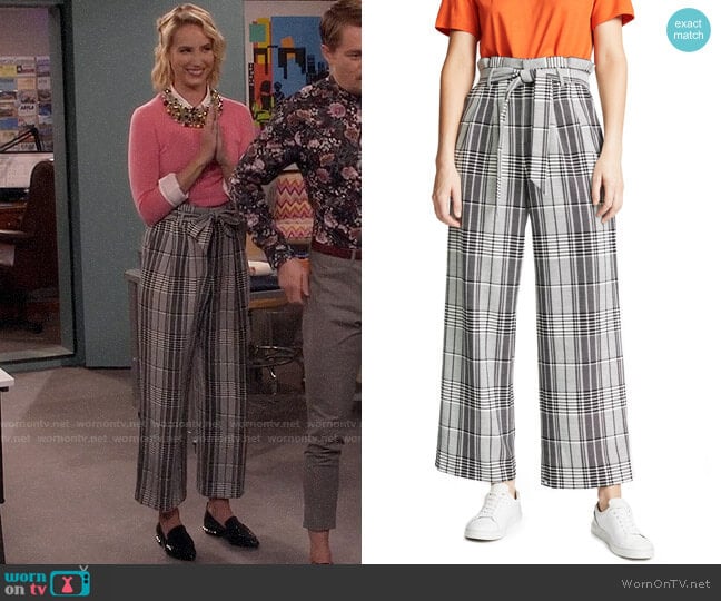 Alice + Olivia Farrel Pants worn by Mandy Baxter (Molly McCook) on Last Man Standing