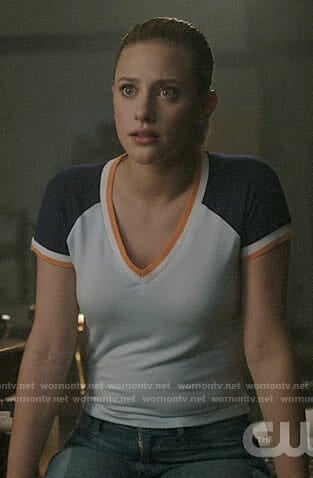 Betty’s colorblock v-neck tee on Riverdale