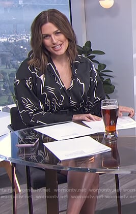 Carissa’s black print shirtdress on E! News Daily Pop