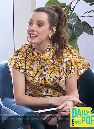 Melanie’s yellow floral print top on E! News Daily Pop