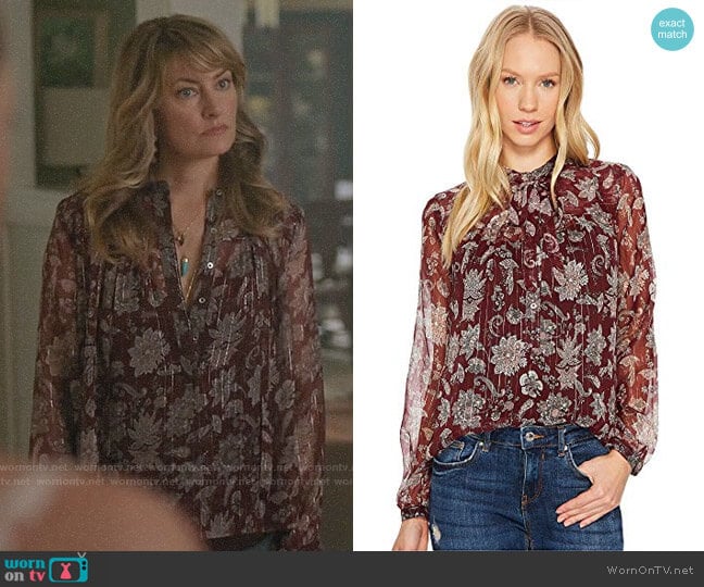 Lucky Brand Tie Neck Top worn by Alice Cooper (Mädchen Amick) on Riverdale