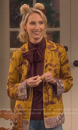 Mandy’s yellow palm print jacket on Last Man Standing