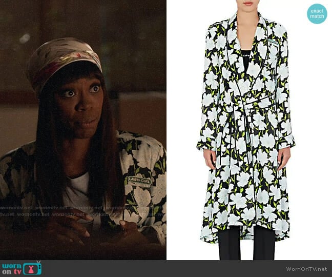 Off-White c/o Virgil Abloh Floral Satin Robe Coat worn by Molly Carter (Yvonne Orji) on Insecure