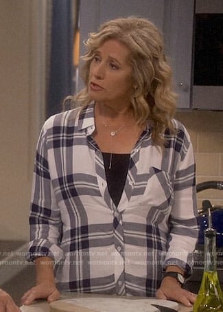 Vanessa's white plaid shirt on Last Man Standing