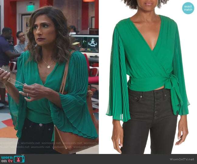 Bray Top by Alice + Olivia worn by Emet Kamala-Sweetzer (Sarayu Blue) on I Feel Bad