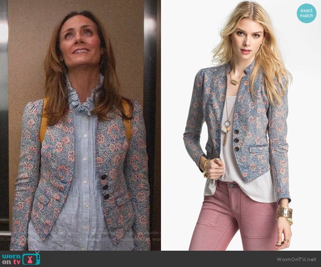 Floral Print Blazer by Free People worn by Maya (Diane Farr) on Splitting Up Together