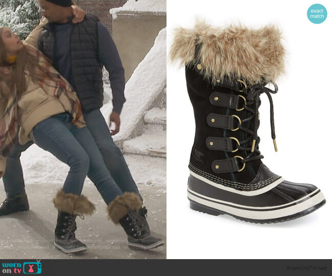 Clair's black lace up boots with fur trim by Sorel worn by Claire (Amber Stevens West) on Happy Together