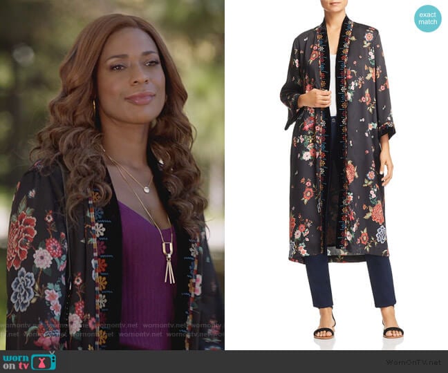 Velvet-Trim Floral Kimono by Johnny Was worn by Poppy (Kimrie Lewis) on Single Parents