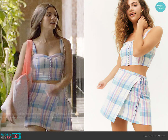 Forever 21 Plaid Button-Front Crop Cami worn by Hayley (Victoria Justice) on Queen America