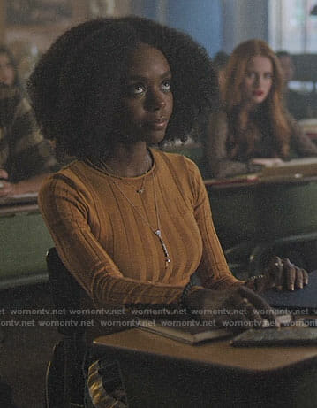 Josie’s yellow ribbed sweater and floral embroidered jeans on Riverdale