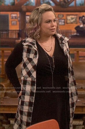 Kristin's checked vest on Last Man Standing