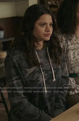 Mel's camouflage hoodie on Charmed