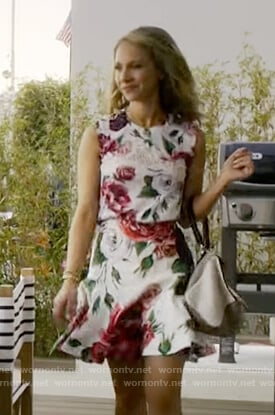 Veronica's white floral top and skirt on Dirty John