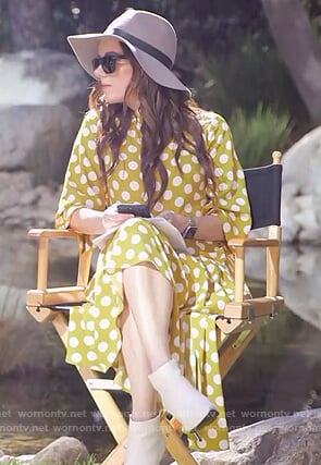 Melanie’s yellow polka dot dress on E! News