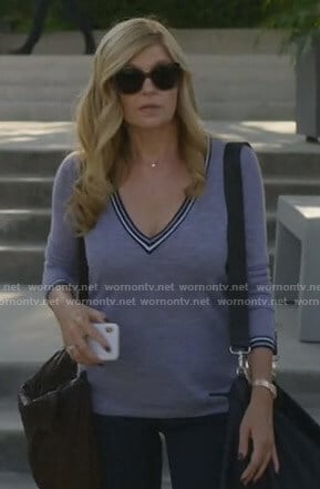 Debra's grey v-neck sweater on Dirty John