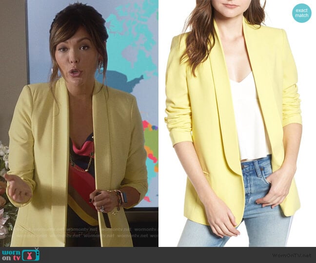 Slouchy Boyfriend Blazer by Mural worn by Camille (Lindsay Price) on Splitting Up Together