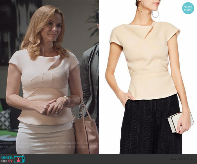 Fluted wool-crepe top by Roland Mouret worn by Leslie Dean (Annie Wersching) on Marvels Runaways