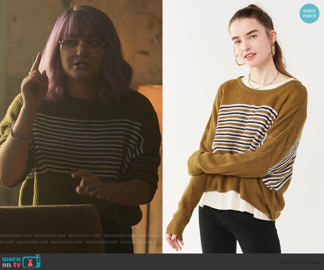 Dolman Sweater by Urban Outfitters worn by Gert Yorkes (Ariela Barer) on Marvels Runaways