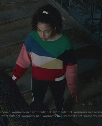 Molly’s colorblock sweater on Marvels Runaways