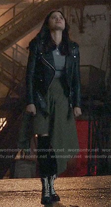 Mel’s green asymmetric skirt and leather jacket on Charmed