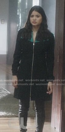 Mel’s zip front dress on Charmed