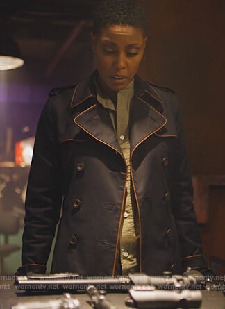 Lynn’s navy piping trench coat on Black Lightning